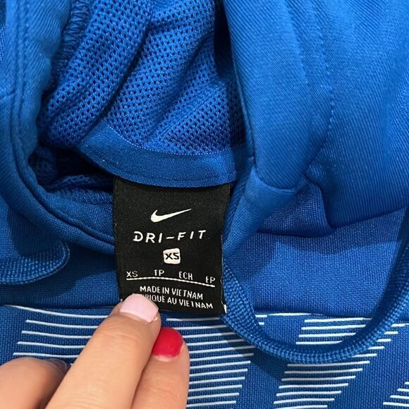 Nike Dri-Fit Hoodie - Picture 3 of 6